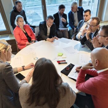 filter: 0; fileterIntensity: 0.0; filterMask: 0; captureOrientation: 0;
algolist: 0;
multi-frame: 1;
brp_mask:8;
brp_del_th:0.0081,0.0000;
brp_del_sen:0.1000,0.0000;
motionR: 0;
delta:null;
bokeh:0;
module: photo;hw-remosaic: false;touch: (-1.0, -1.0);sceneMode: 7864320;cct_value: 0;AI_Scene: (-1, -1);aec_lux: 280.53387;aec_lux_index: 0;albedo:  ;confidence:  ;motionLevel: 0;weatherinfo: null;temperature: 30;